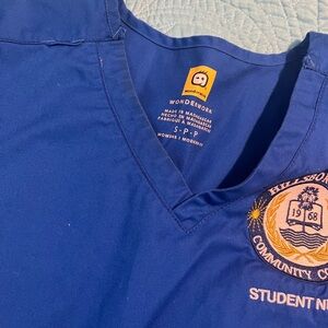 Hcc WonderWink Royal Blue Student Nurse Scrub Top